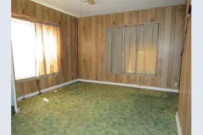 740 E Franklin Street, Goliad, TX 77963 - Photo 14