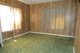 740 E Franklin St, Goliad, TX 77963 - Photo 14