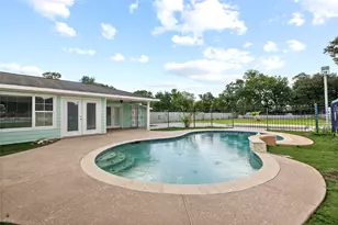 13902 Ambrose St, Houston, TX 77045 - Photo 42