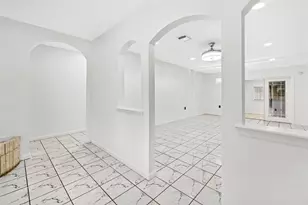 13902 Ambrose St, Houston, TX 77045 - Photo 8