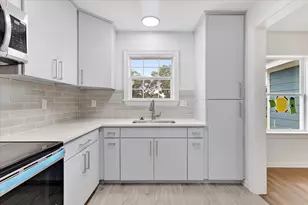 8248 Park Terrace St, Houston, TX 77017 - Photo 12