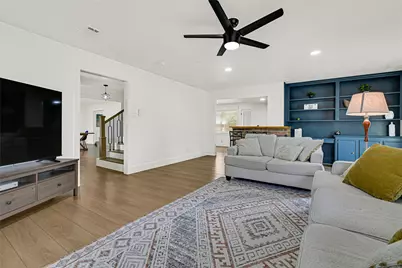 723 Loire Ln, Houston, TX 77090 - Photo 4