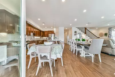 429 Jeanie Lynne Circle, Tiki Island, TX 77554 - Photo 4