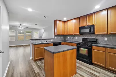 15607 Sheldon Ridge Way, Houston, TX 77044 - Photo 8