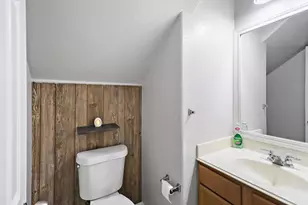 15607 Sheldon Ridge Way, Houston, TX 77044 - Photo 10