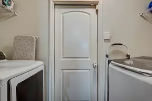 2418 Fallen Pine Ln, Houston, TX 77088 - Photo 16