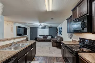 2418 Fallen Pine Ln, Houston, TX 77088 - Photo 10