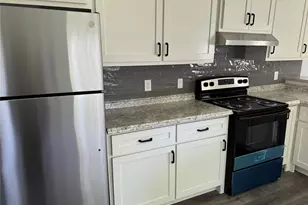 1915 W Sealy St, Alvin, TX 77511 - Photo 8