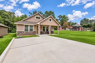 4 Firewood Rd, Huntsville, TX 77340 - Photo 2