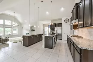 623 Aquilla Sq, Webster, TX 77598 - Photo 8