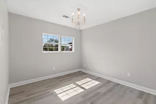 9203 Avenue G, Liverpool, TX 77577 - Photo 18