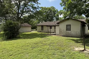 203 E Anderson, Schulenburg, TX 78956 - Photo 26