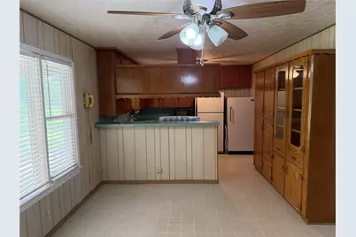 203 E Anderson, Schulenburg, TX 78956 - Photo 10