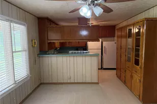 203 E Anderson, Schulenburg, TX 78956 - Photo 10