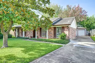 12211 Plumpoint Dr, Houston, TX 77099 - Photo 2