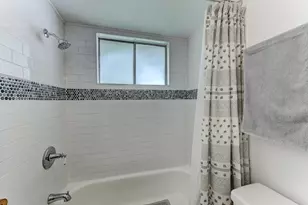 12211 Plumpoint Dr, Houston, TX 77099 - Photo 28
