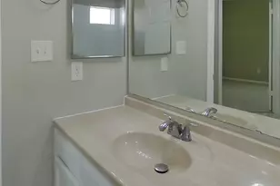 3234 Kelling St, Houston, TX 77045 - Photo 14
