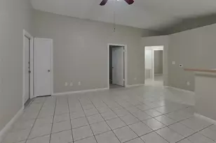 3234 Kelling St, Houston, TX 77045 - Photo 2