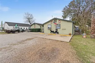 2200 Peach Ave, Bay City, TX 77414 - Photo 16