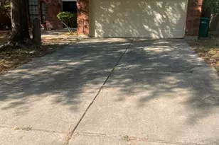 43 N Pathfinders Cir, The Woodlands, TX 77381 - Photo 2