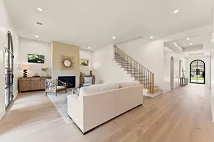 212 E 24th St, Houston, TX 77008 - Photo 6