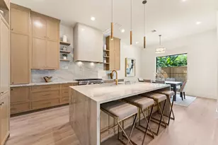 212 E 24th St, Houston, TX 77008 - Photo 8