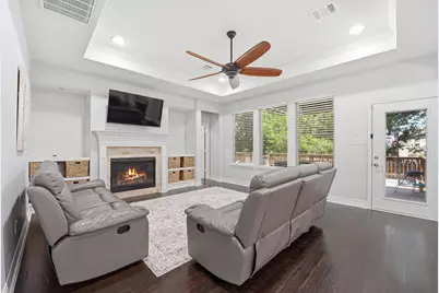 205 Kings Point Street, Conroe, TX 77356 - Photo 4