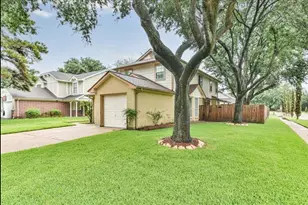 10327 Brickyard Ct, Houston, TX 77041 - Photo 2