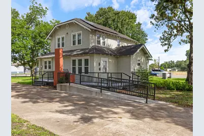 1320 7th Street, Bay City, TX 77414 - Photo 2