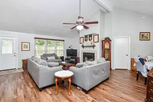 12726 Newberry St, Sugar Land, TX 77478 - Photo 4