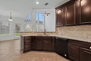 1323 Laura Hills Ln, Spring, TX 77386 - Photo 6