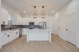 6420 Highland Pine Ln, Houston, TX 77091 - Photo 10