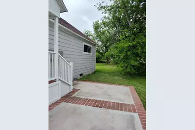 527 W 6th Street, Freeport, TX 77541 - Photo 22