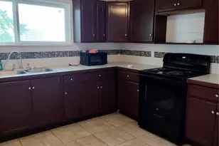 527 W 6th St, Freeport, TX 77541 - Photo 6