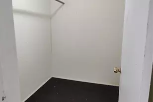 527 W 6th St, Freeport, TX 77541 - Photo 10