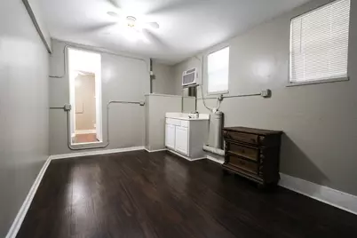 4615 University Oaks 1/2, Houston, TX 77004 - Photo 2