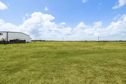 7915 Meteor Drive, Sealy, TX 77474 - Photo 4