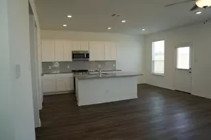 809 Stoney Pt Ln, Dayton, TX 77535 - Photo 2