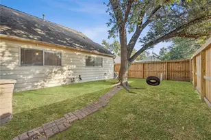 6611 Castle Ln Dr, Houston, TX 77066 - Photo 24