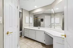 2400 McCue Rd, Houston, TX 77056 - Photo 32