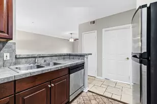 2400 McCue Rd, Houston, TX 77056 - Photo 20