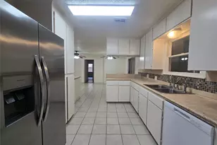 6717 Fairway Dr, Galveston, TX 77551 - Photo 2