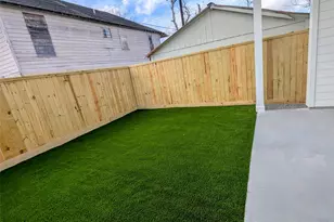1120 E 26th St, Houston, TX 77009 - Photo 32
