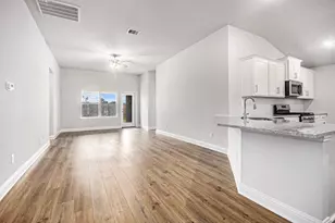 13621 Sabine Lk Dr, Texas City, TX 77568 - Photo 4