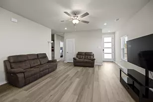 226 Orchard Laurel Dr, Alvin, TX 77511 - Photo 2