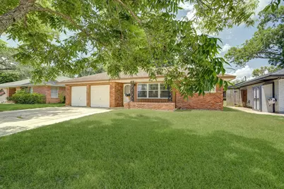 111 Carnation Street, Lake Jackson, TX 77566 - Photo 1