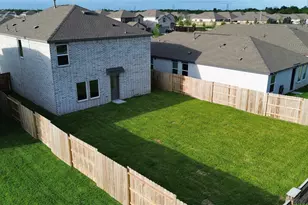 2414 Cherry Ruby Dr, Rosharon, TX 77583 - Photo 2