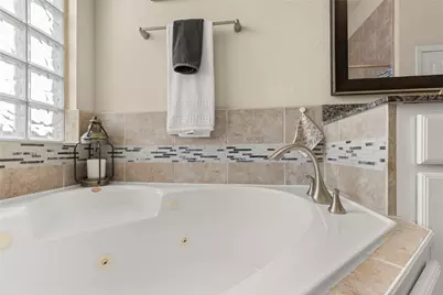 10204 Spring Shadows Park Circle, Houston, TX 77080 - Photo 28