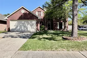1102 Glenmeadows Dr, La Porte, TX 77571 - Photo 1