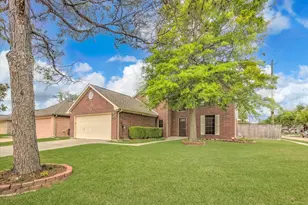 1102 Glenmeadows Dr, La Porte, TX 77571 - Photo 2
